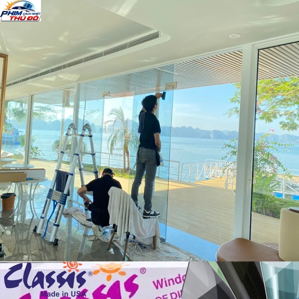 Dán Phim Cách Nhiệt Classis Spectra 50 Cho Vách Kính Nhà Chờ Du Thuyền: Cản Nhiệt Vượt Trội, Giữ Trọn Tầm Nhìn Biển