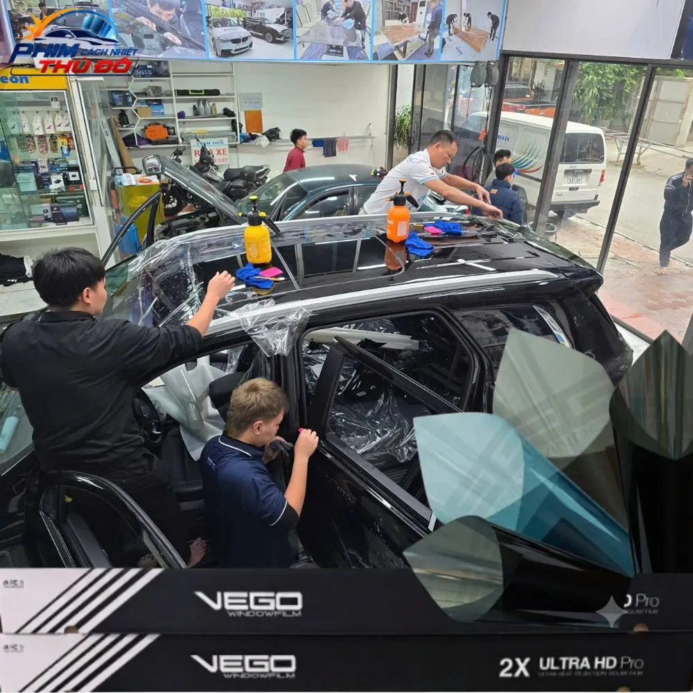 Dán phim cách nhiệt Vego Malaysia cho Kia Carens (Gói VIP: Kính lái Top 70 Pro + Kính sườn & Hậu Top 20 Pro)