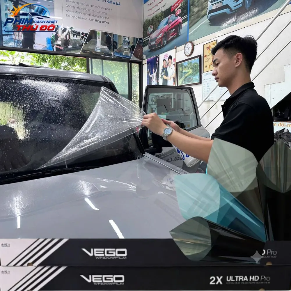 Dán phim cách nhiệt Vego Malaysia cho Lynk & Co 08 EM-P (Gói VIP: Kính lái Top 70 Pro + Kính sườn & Hậu Top 20 Pro)