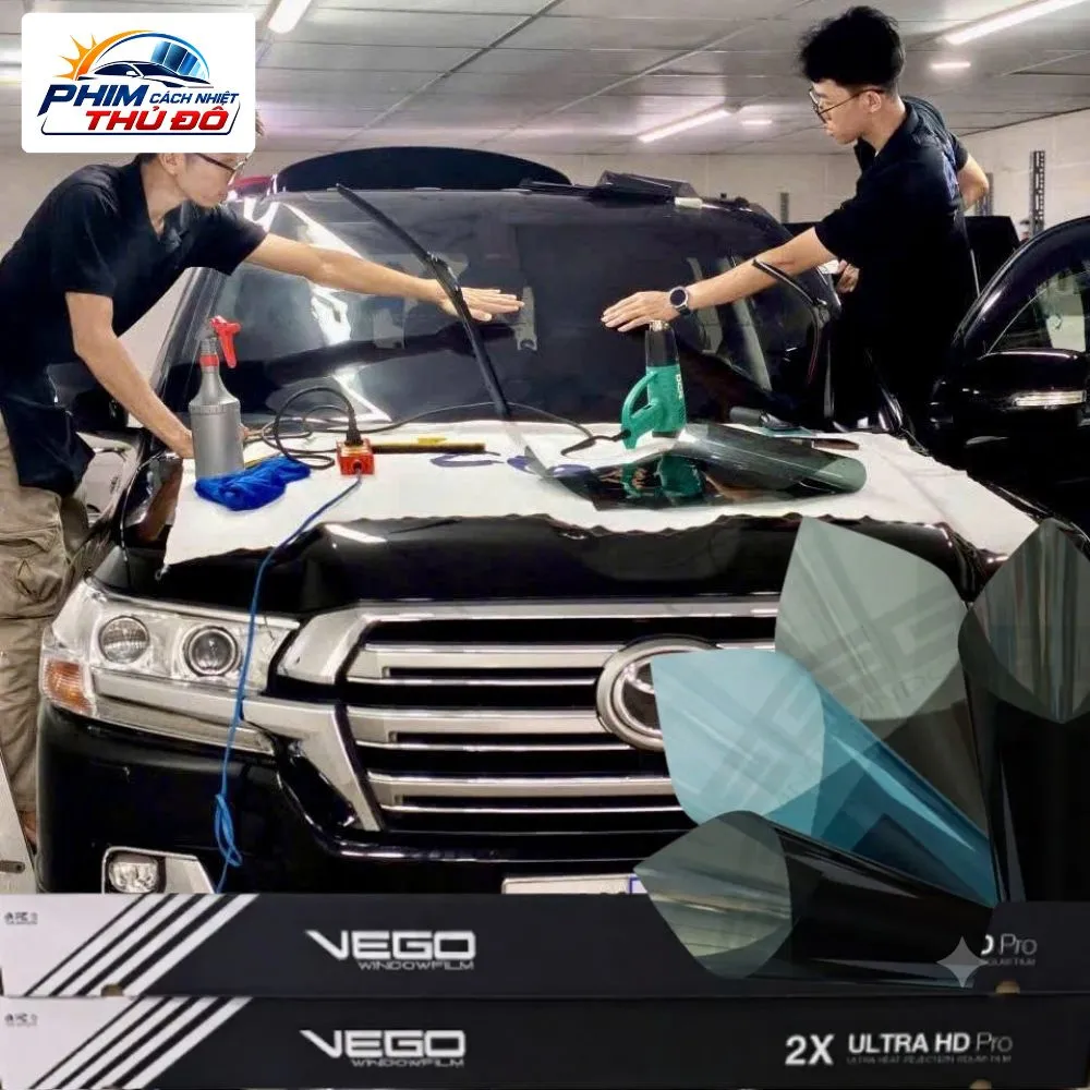 Dán phim cách nhiệt Vego Malaysia cho Toyota Hilux (Gói VIP: Kính lái Top 70 Pro + Kính sườn & Hậu Top 20 Pro)