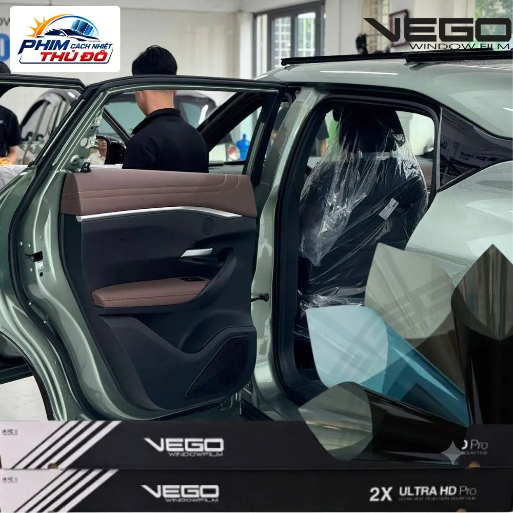 Dán phim cách nhiệt Vego Malaysia cho VinFast VF7 (Gói Đặc Biệt: Kính lái Top 40 Pro + Kính sườn & Hậu IR 2090HD)